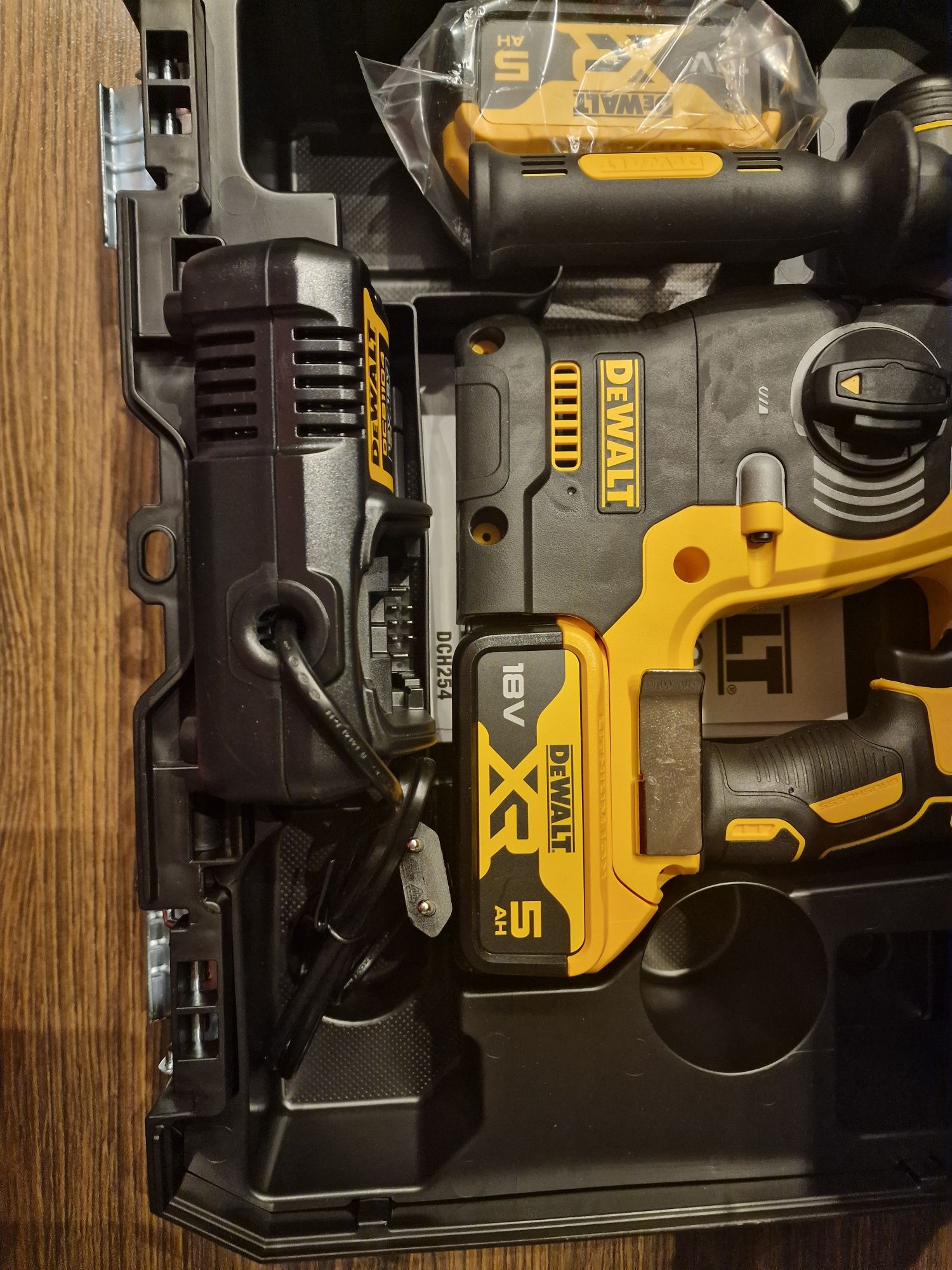 DeWalt DCH273P2T-QW 18 V 2x 5AH, nowa