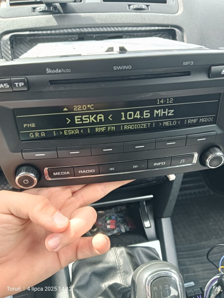 Radio SWING CD oryginalne Skoda OCTAVIA 2 z ramką