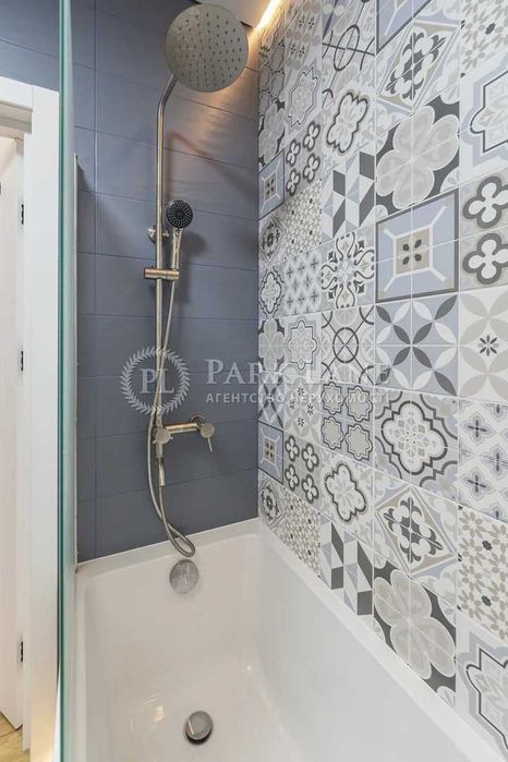 2-к Котарбінського (Кравченка), 24 Старт Шевченківський, Лук'янівська