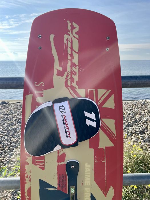 Deska North Jaime pro kitesurfing kite w idealnym stanie finy strapy