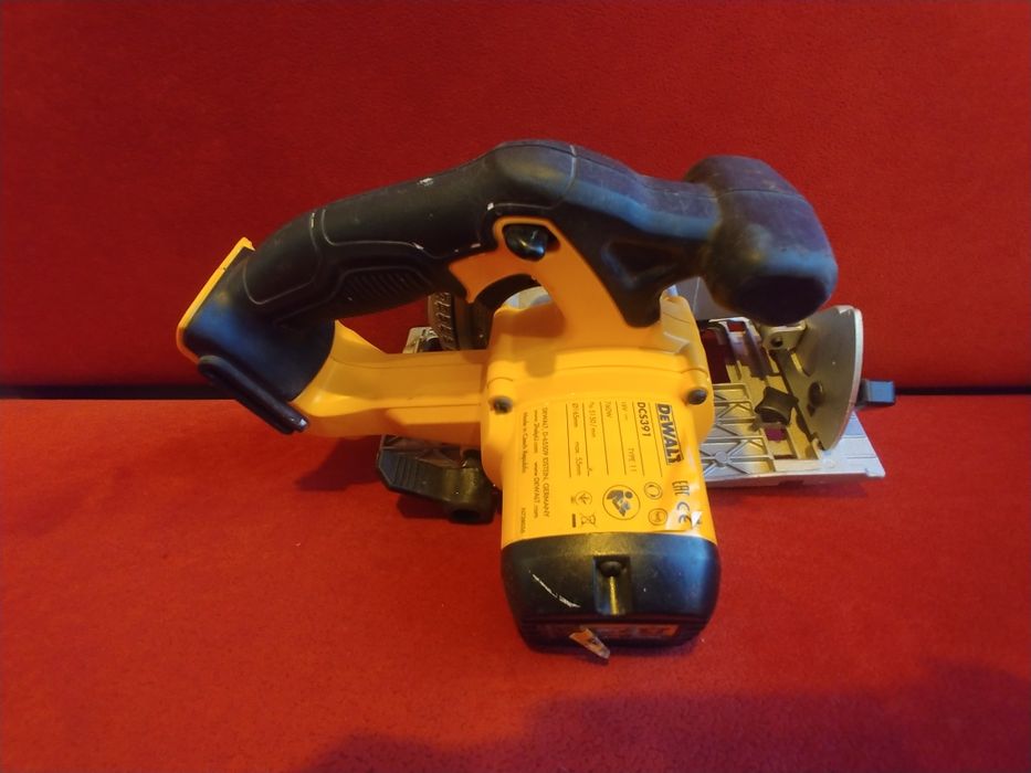 Piła tarczowa dewalt dcs391
