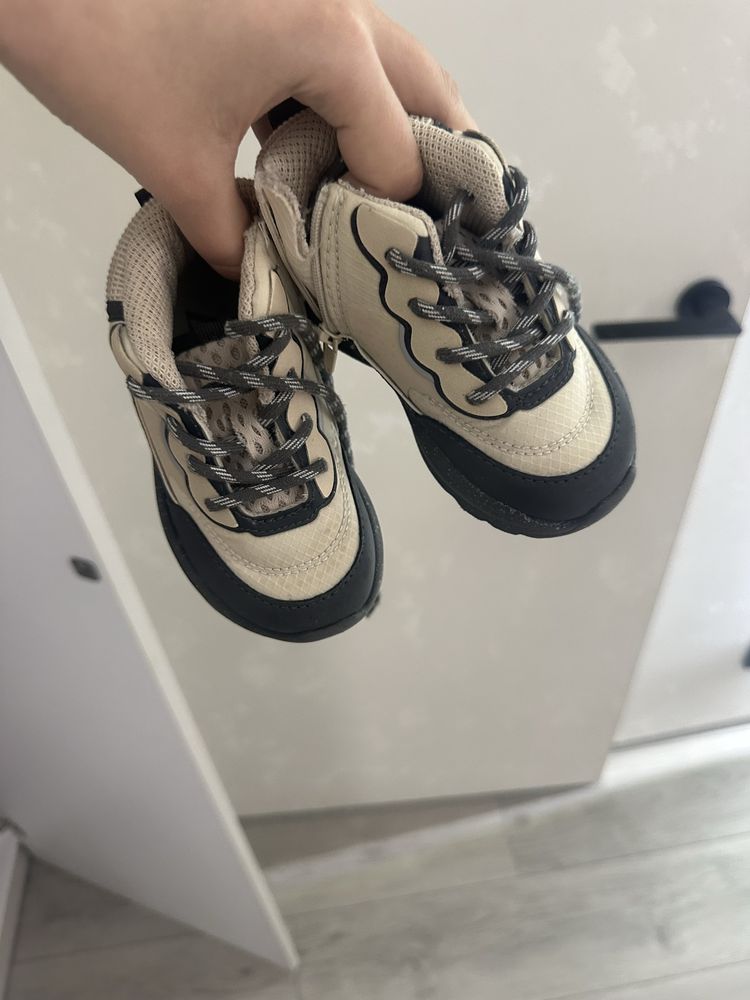 Взуття zara осінь