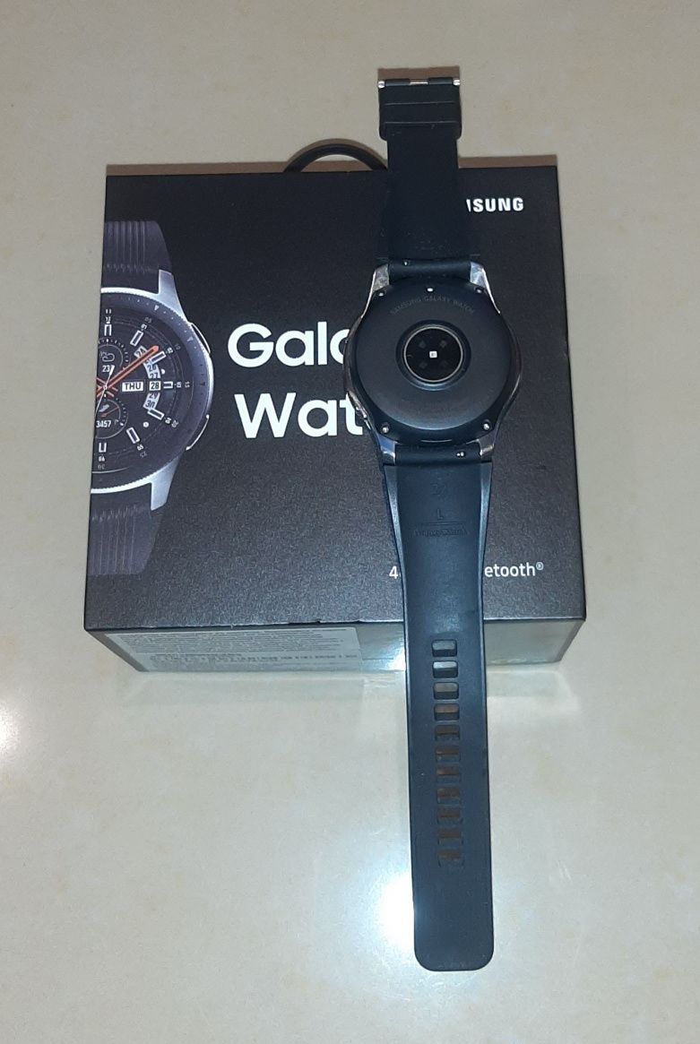 Смарт-часы Samsung Galaxy Watch