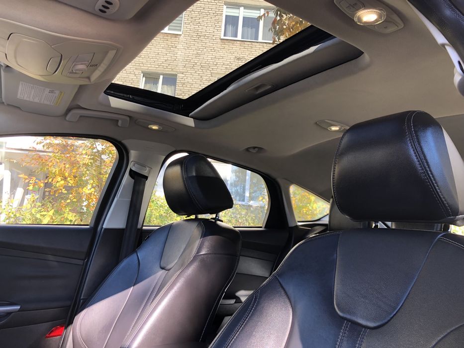 Форд фокус тітанніум2.0і,автомат 2012р