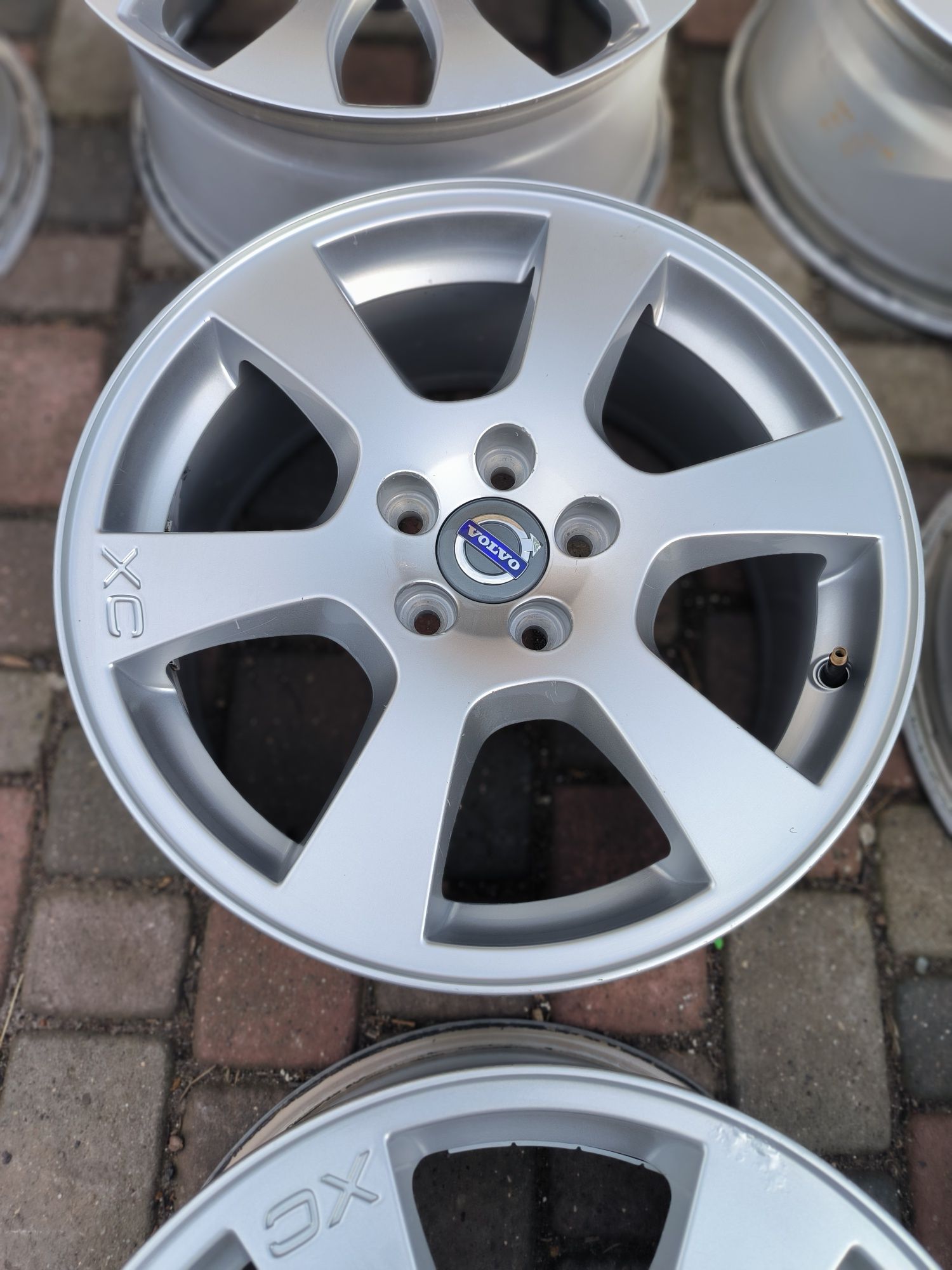 Felgi aluminiowe 17 VOLVO XC60 XC70 XC90 S60 V60 C30 V40 V50 - 5x108