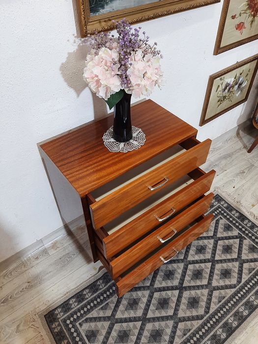 Mała komoda vintage