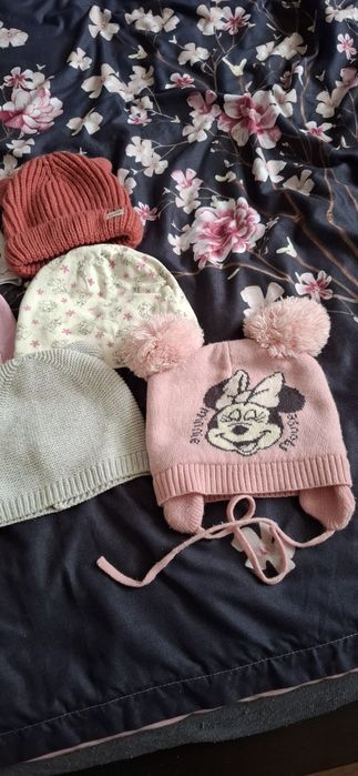 Spszedam czapki dziecięce