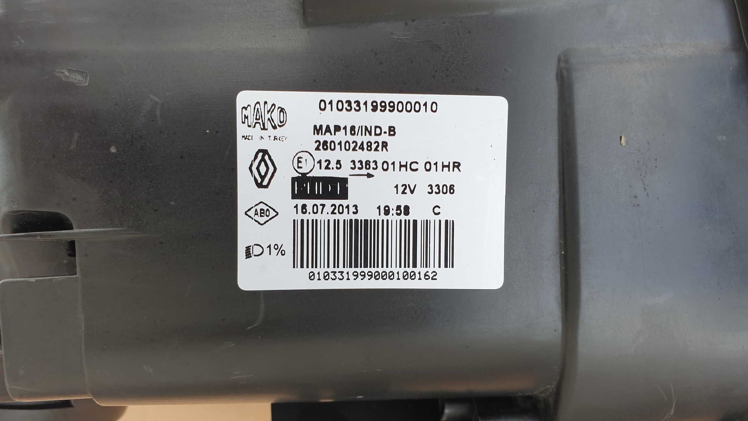 Renault clio IV 4 prawa lampa  przednia prawy przód UK