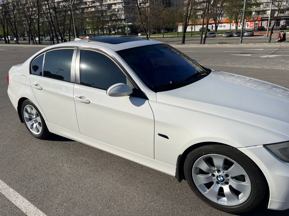 Продам BMW e90 3.0