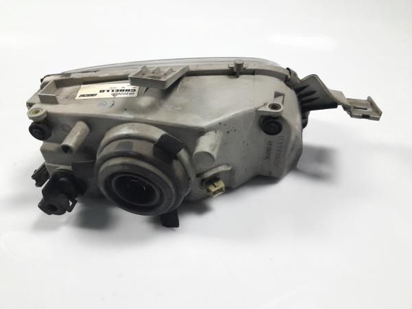Ótica / farol esquerda FIAT Punto (176_)
