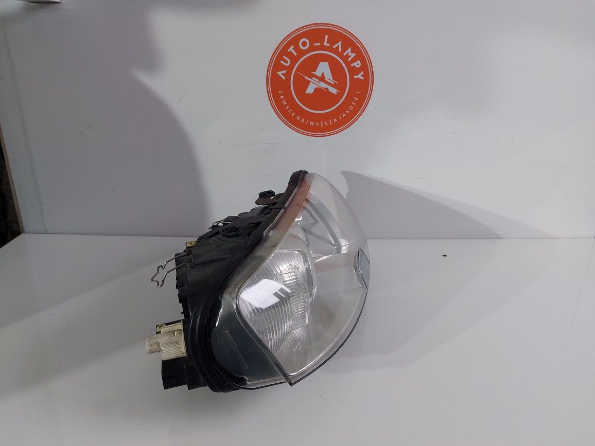 Lampa przednia prawa Skoda Superb xenon Europa