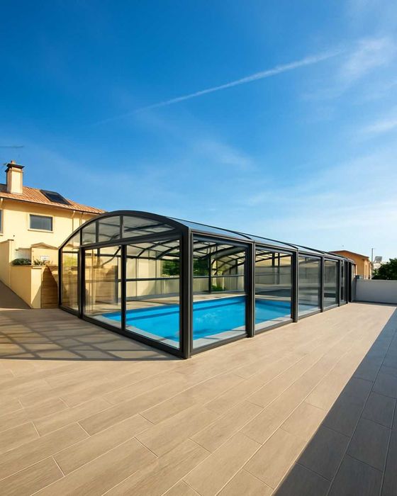 Moradia T3 de Luxo 800 m², Piscina Aquecida, Jardins, Garagem 4 Carros