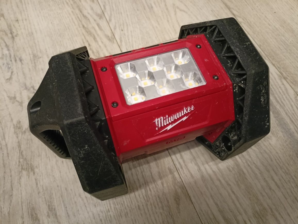 [Lampa] Milwaukee M18 AL