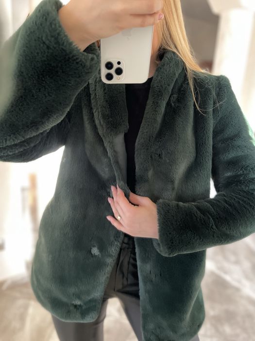 Жіноча шубка RESERVED