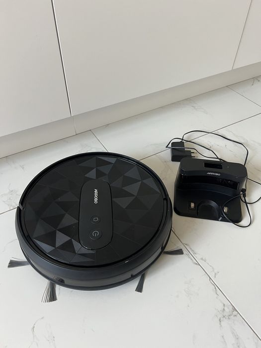 Робот пилосос Airrobo