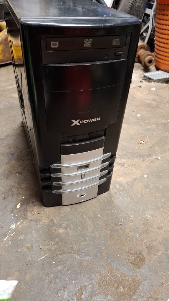 Komputer stacjonarny +monitor