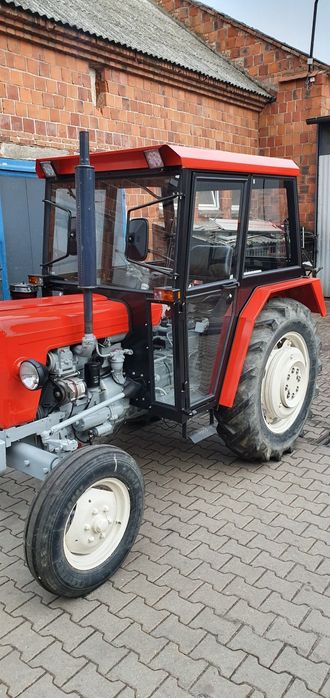 Kabina C330 C360 Kabina ciągnikowa C-330 C-360 MF255 MF235 URSUS 4011