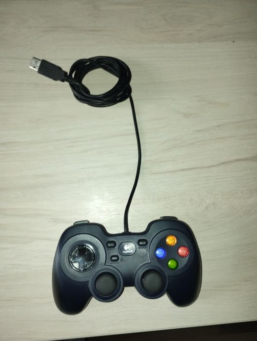 Pad "Logitech" w bardzo dobrym stanie