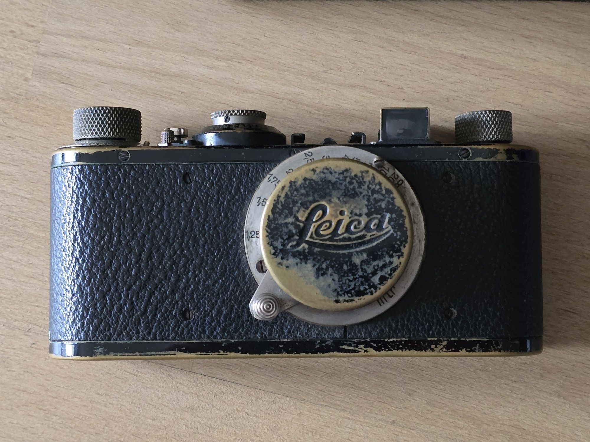 Aparat Leica 1 z obiektywem Elmar z 1930r