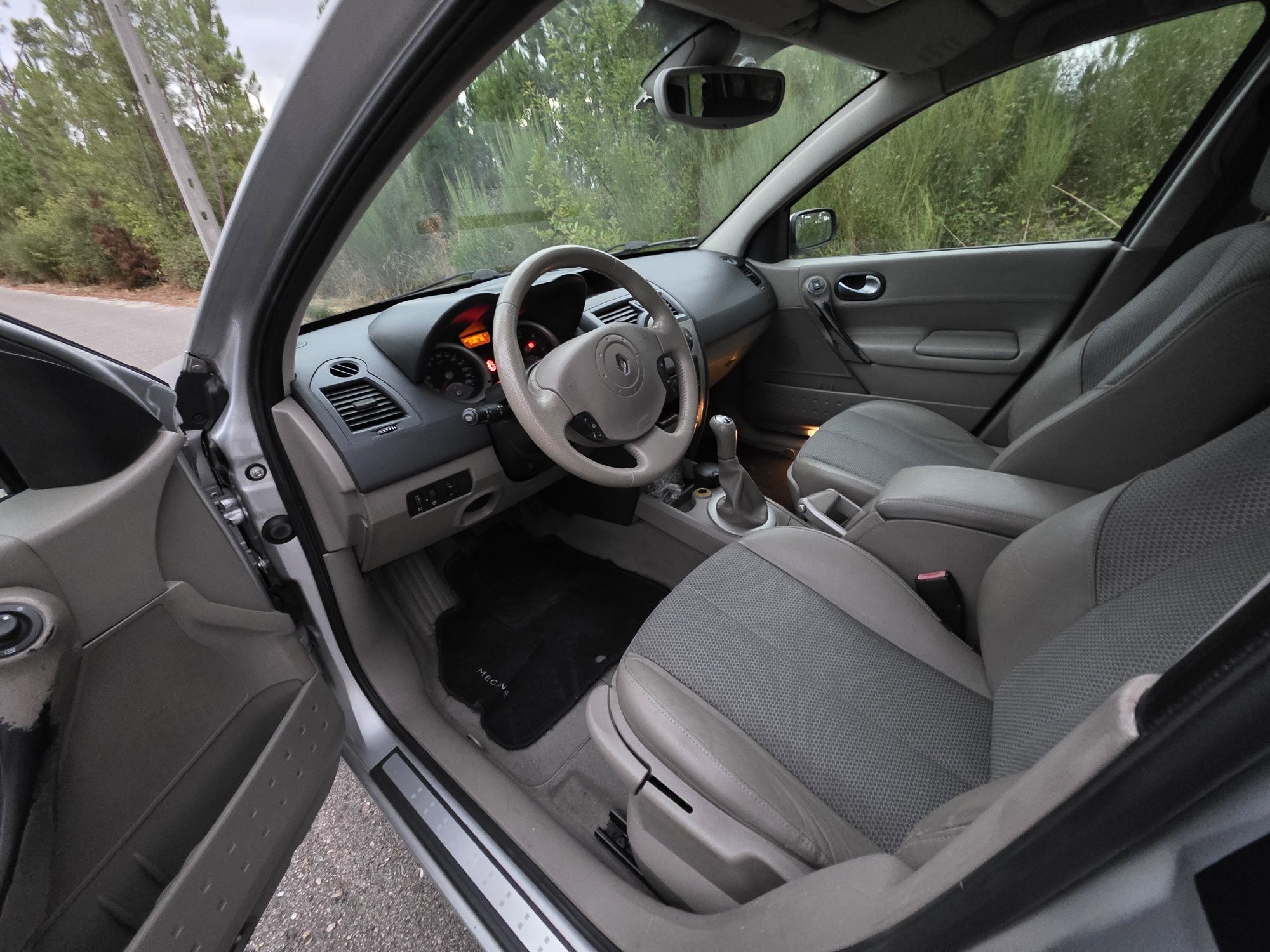 Renault Megane 1.5 DCi 18 meses garantia