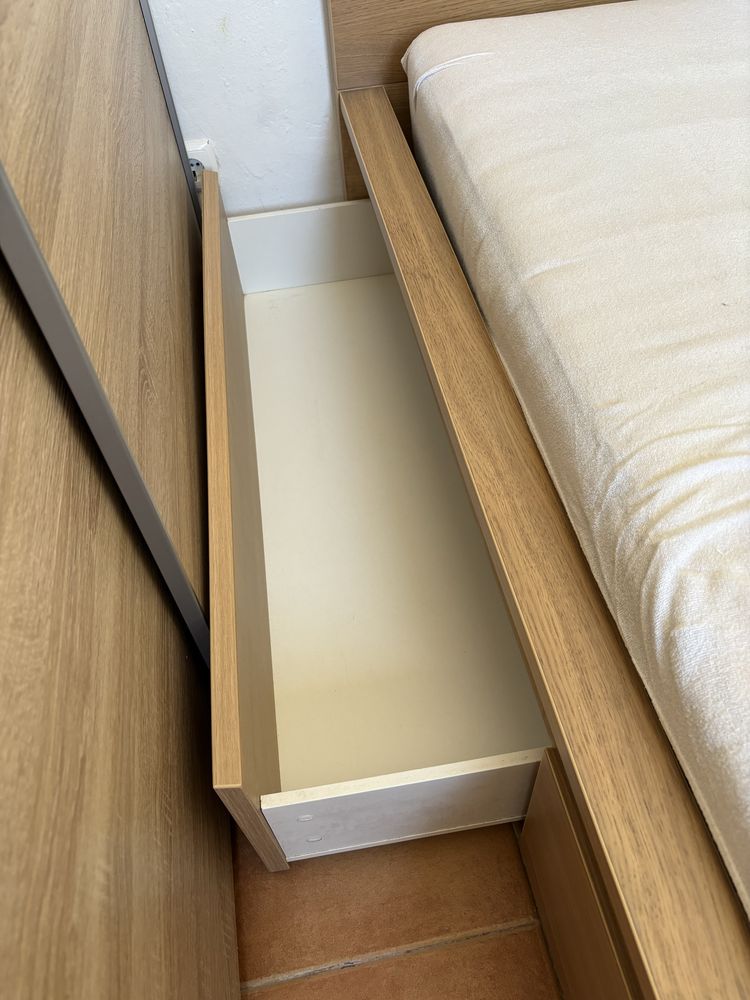 Cama Malm Carvalho