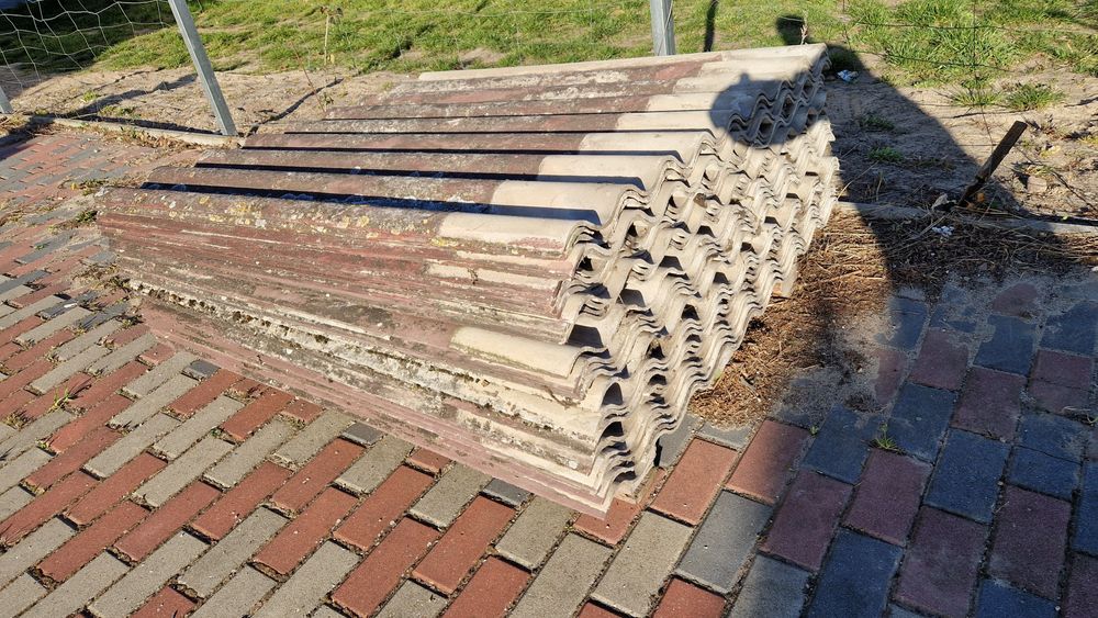 pokrycie dachu płyta falista 150 m2 po 2 zł za metr