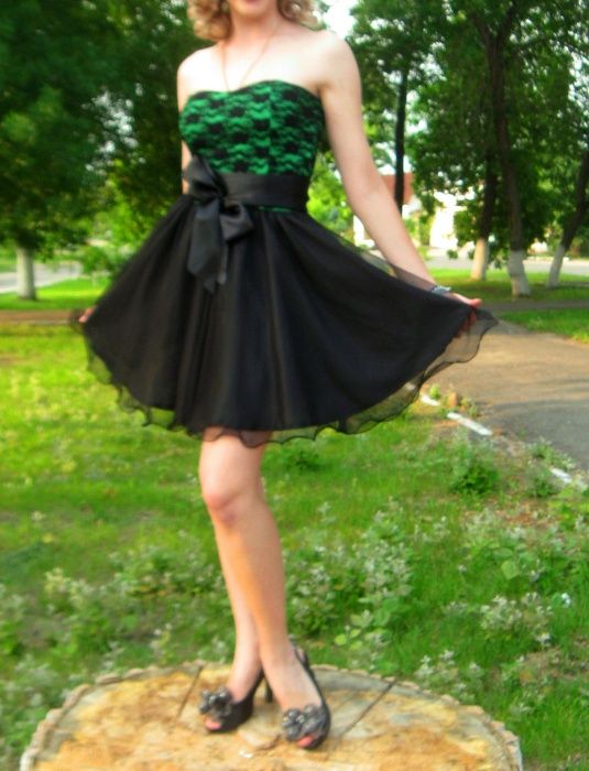Нарядна гарна пишна коротка сукня S платье 42