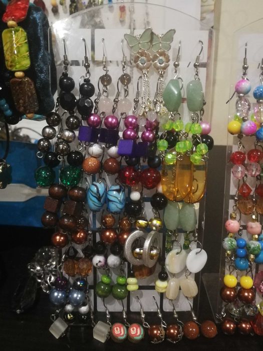 Biżuteria kolczyki bransoletka naszyjniki wisior