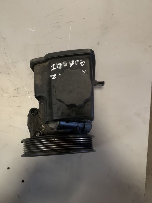 Bomba de direção Mercedes Sprinter W906
