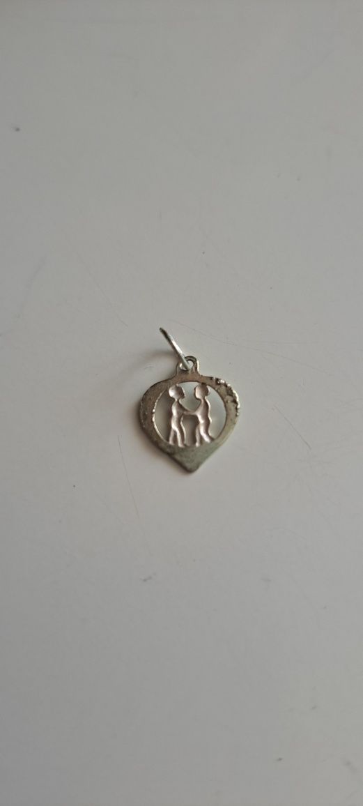 Srebrna zawieszka znak zodiaku bliźnięta