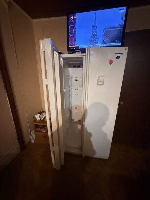 Продам  двухдверный холодильник самсунг