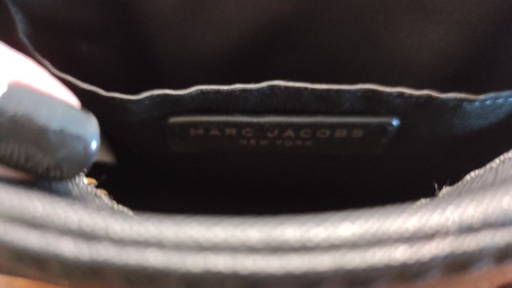 Mala Marc Jacobs de pele como nova
