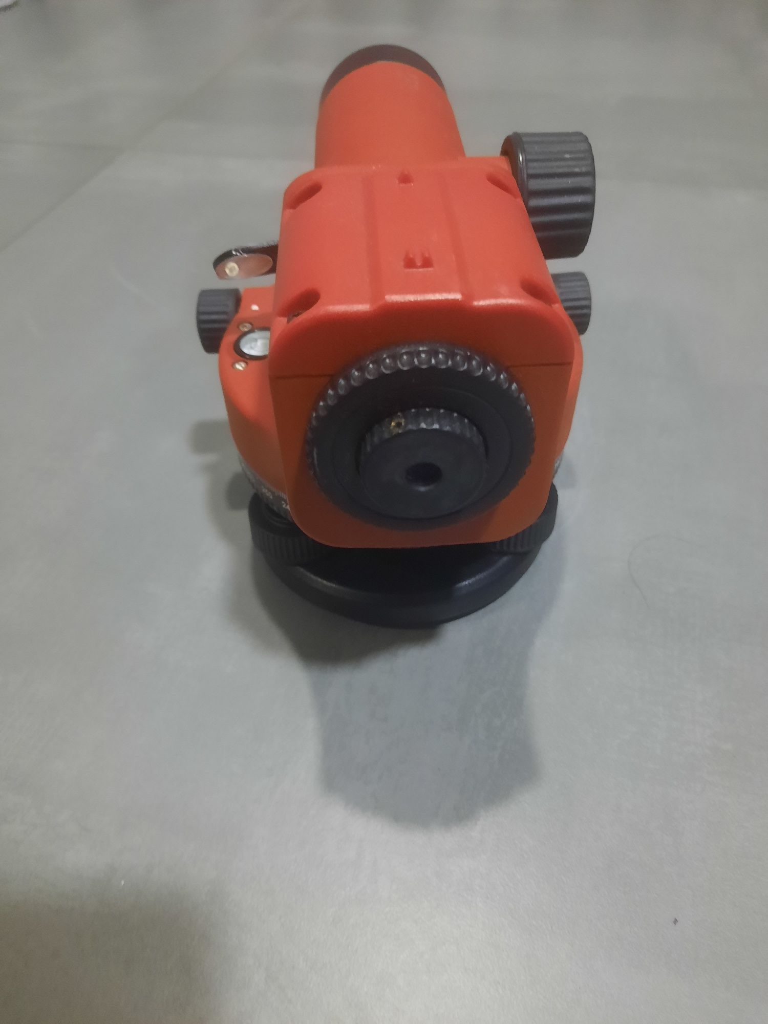 HILTI POL 15, nivelador, com Tripé. Novo.