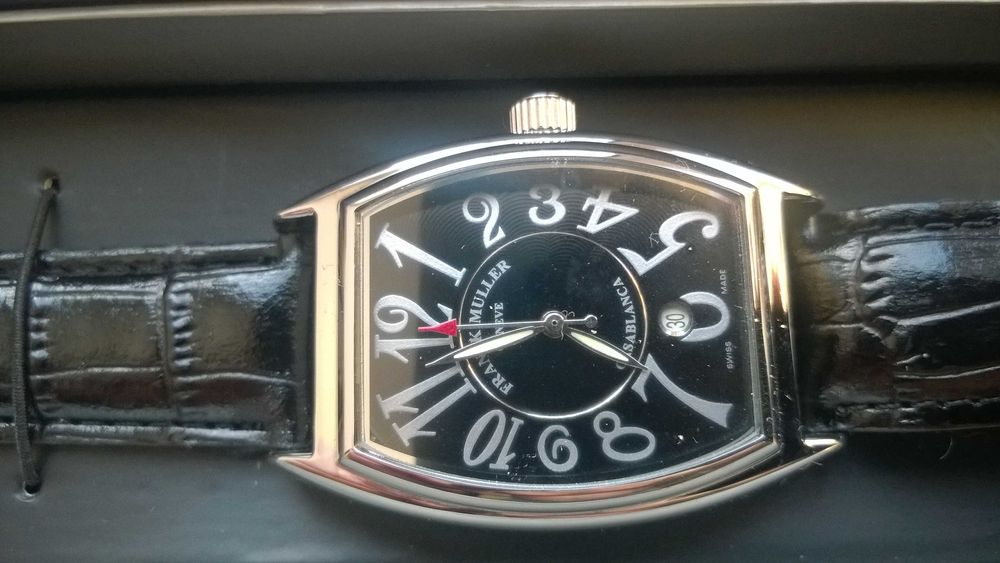 Продаю часы швейцарские наручные мужские новые