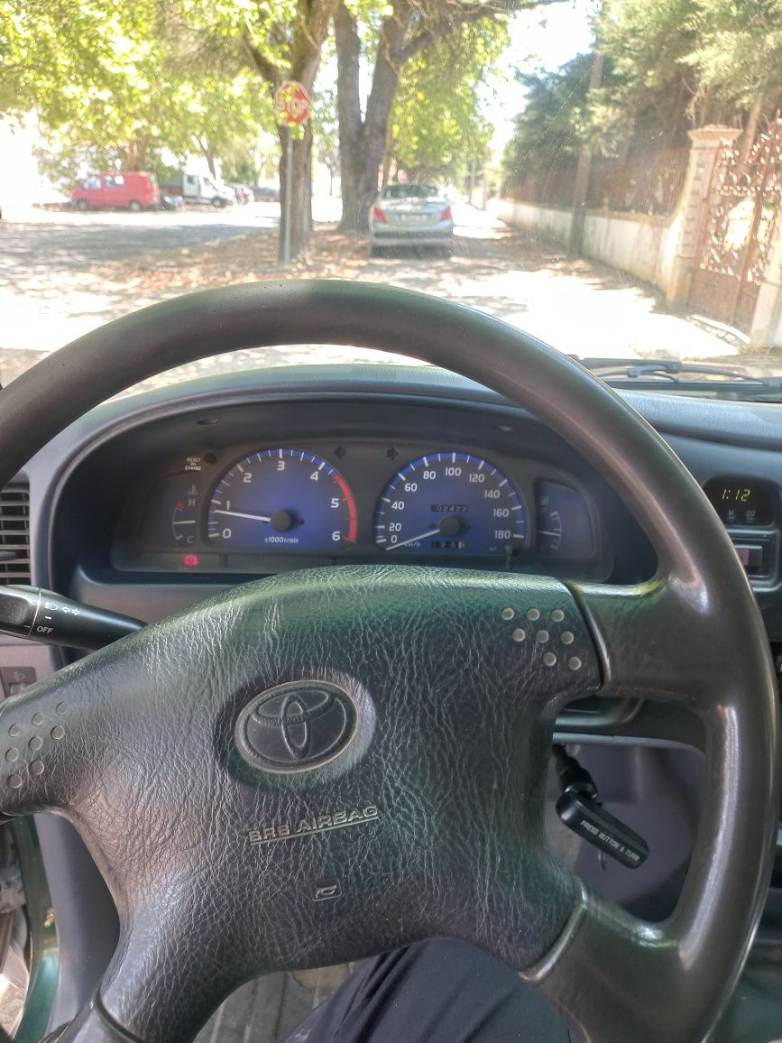 Toyota Hilux 2.5 D4D SR5 4x4 (King cab)