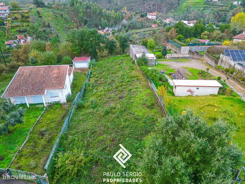 Vende-se Terreno em Lever com projeto aprovado para moradia de 4 fr...