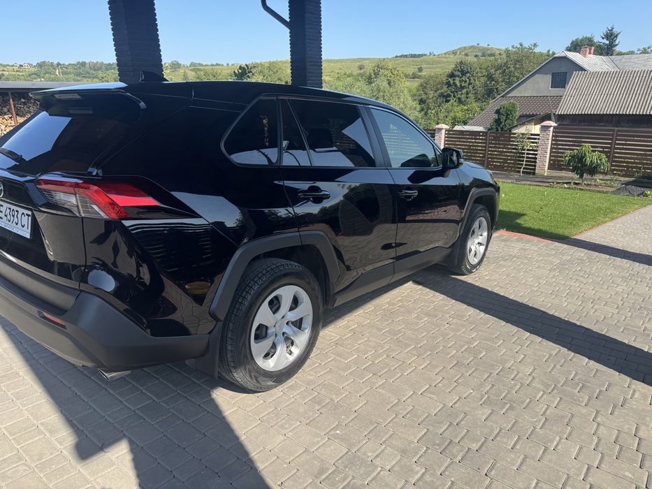 Продається автомобіль Toyota Rav 4