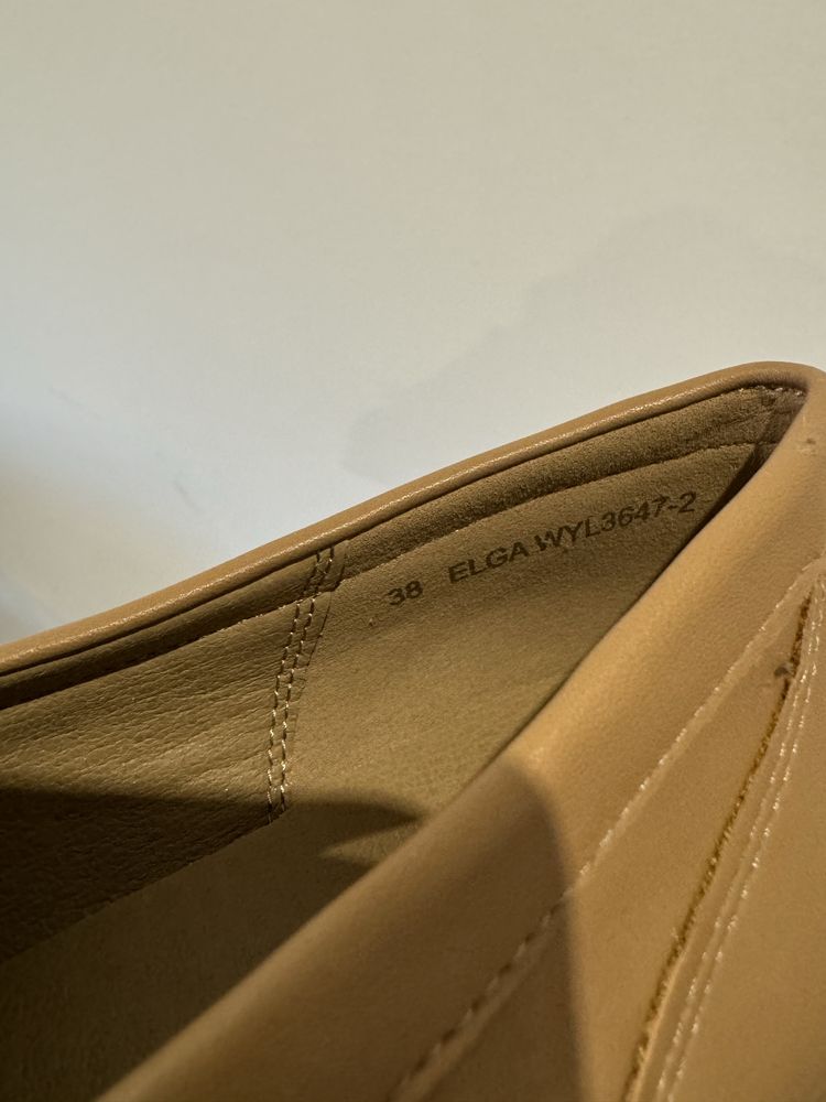 Nowe loafersy skórzane, 38