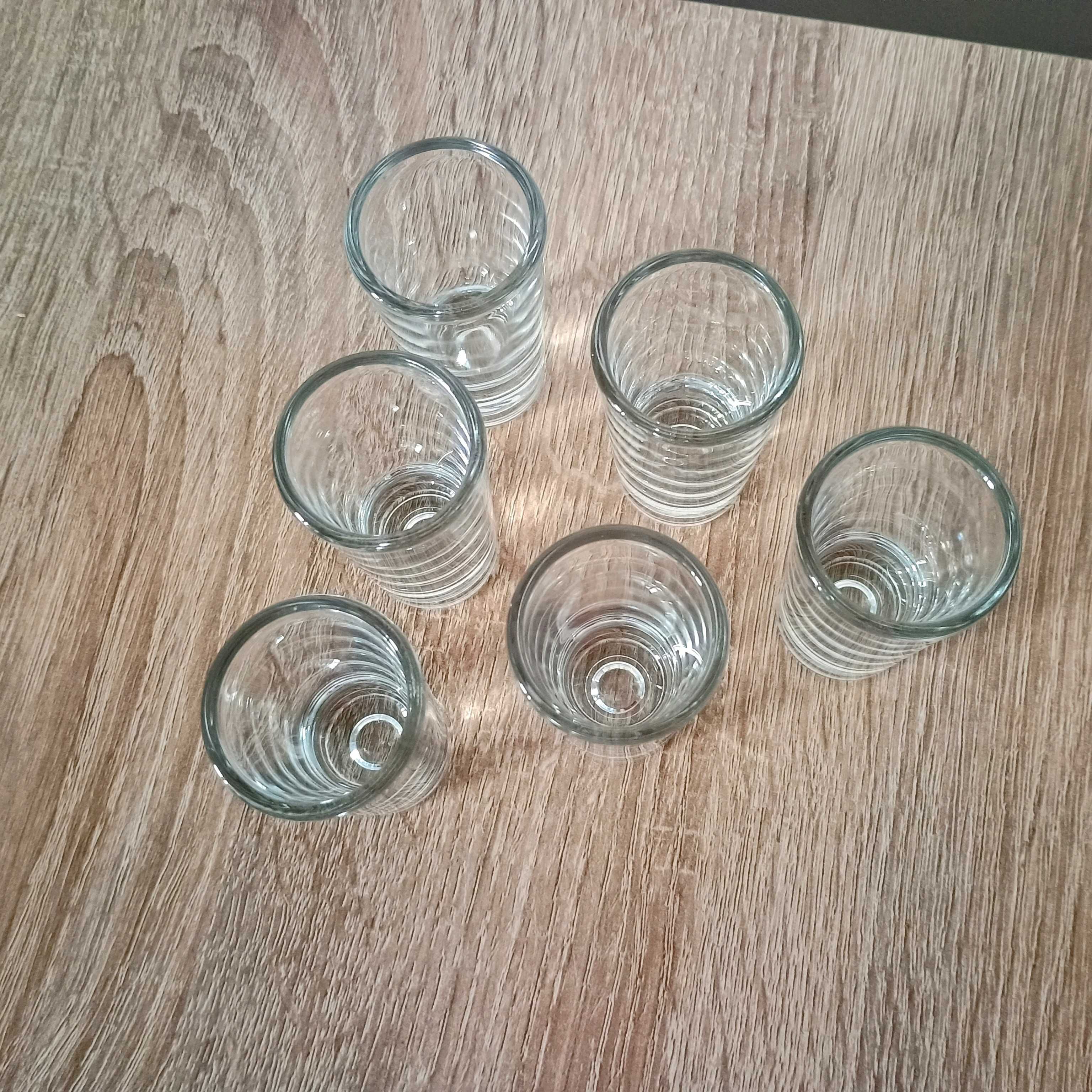 Kieliszki 25 ml stan bardzo dobry 6 sztuk.