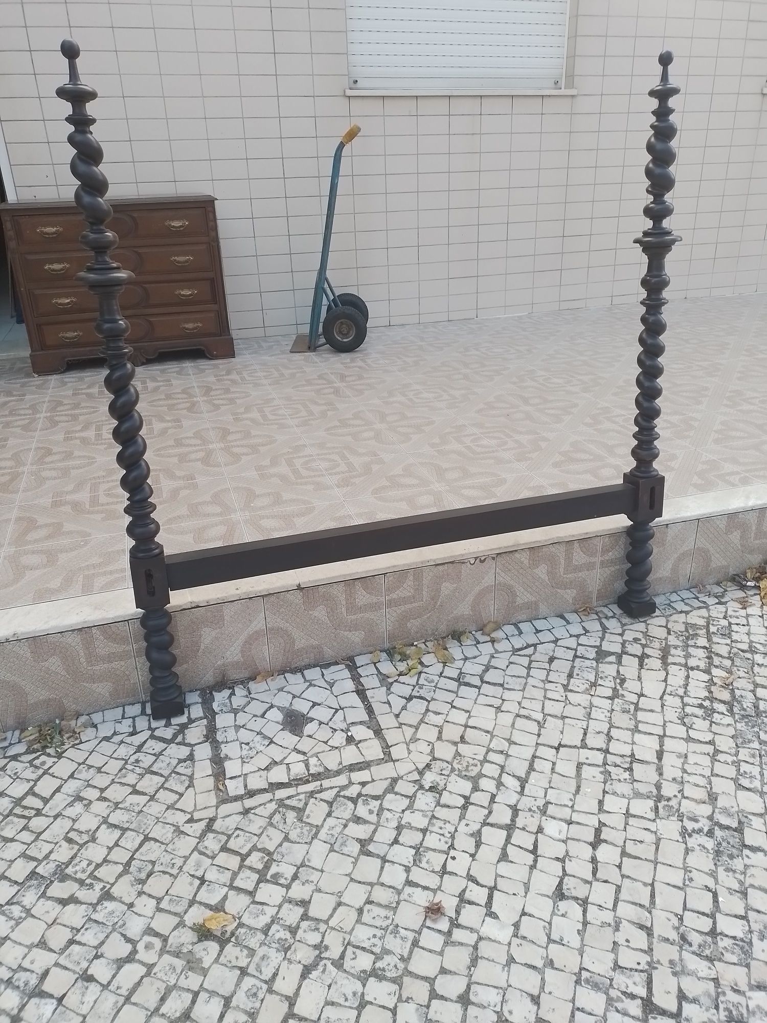 Cama de casal com estrado sem colchão