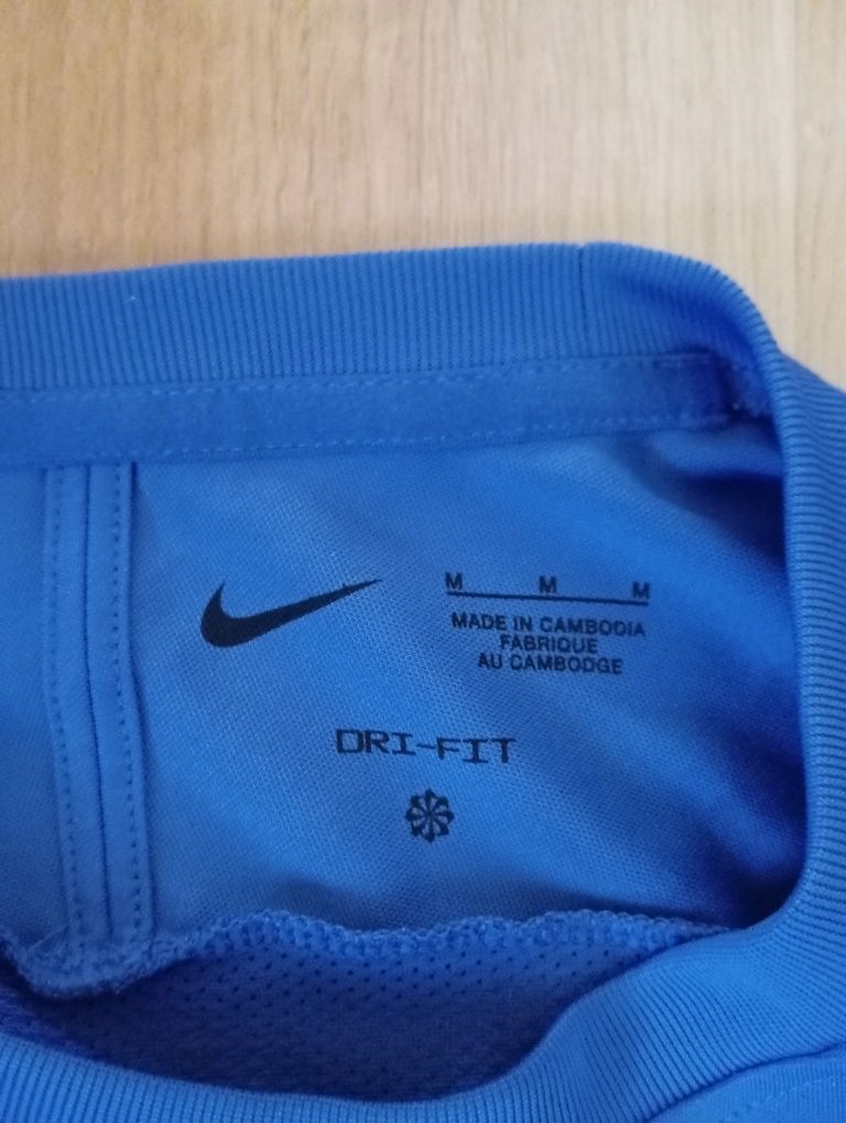 Niebieska koszulka Nike