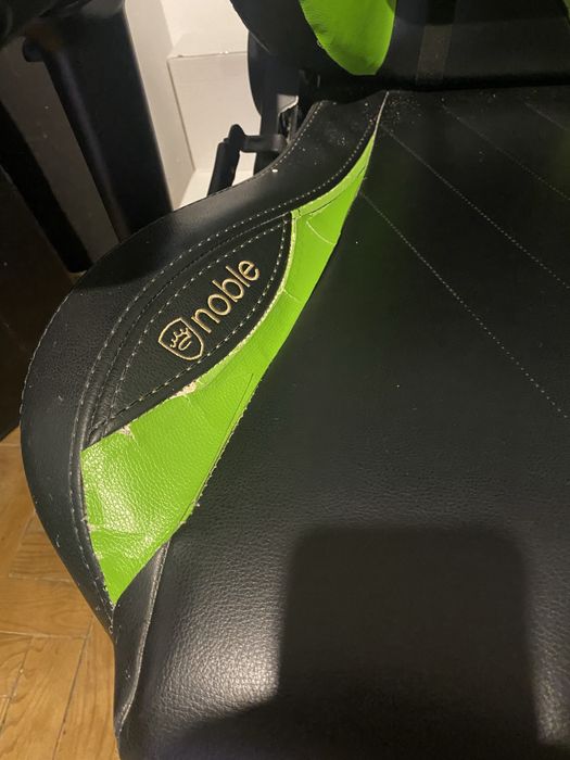 Cadeira gaming noblechair epic
