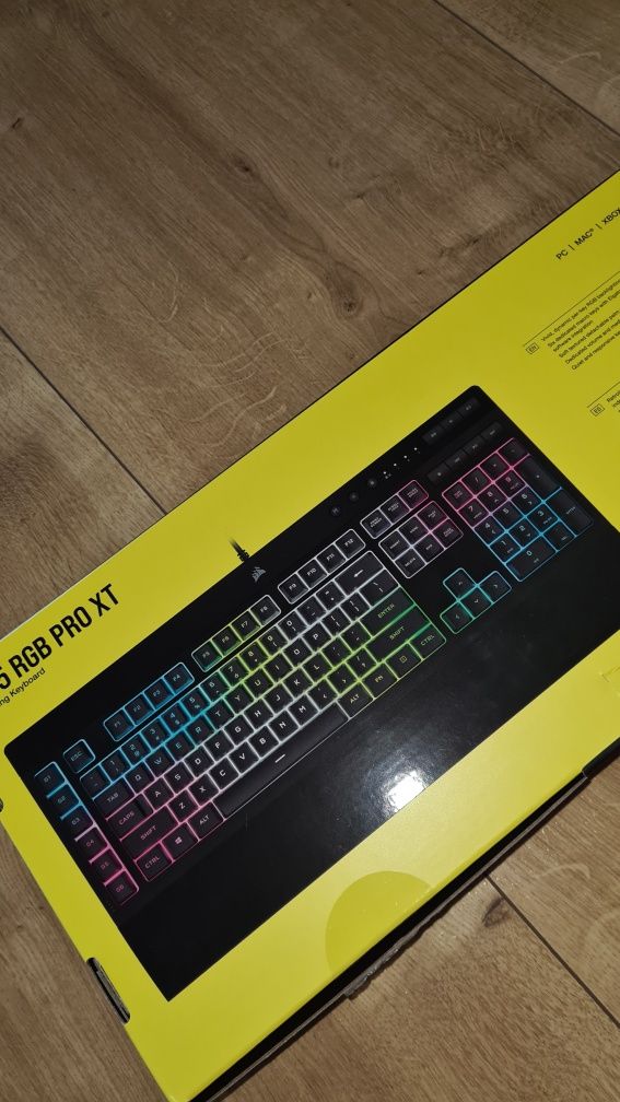 Klawiatura Corsair K55 RGB Pro XT Gamingowa. Podświetlenie. Pudełko