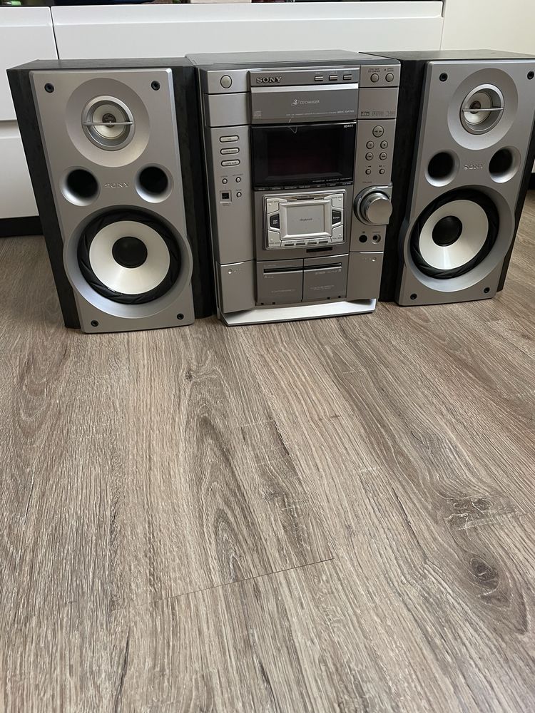 Продам музыкальный центр Sony mhc-dp700