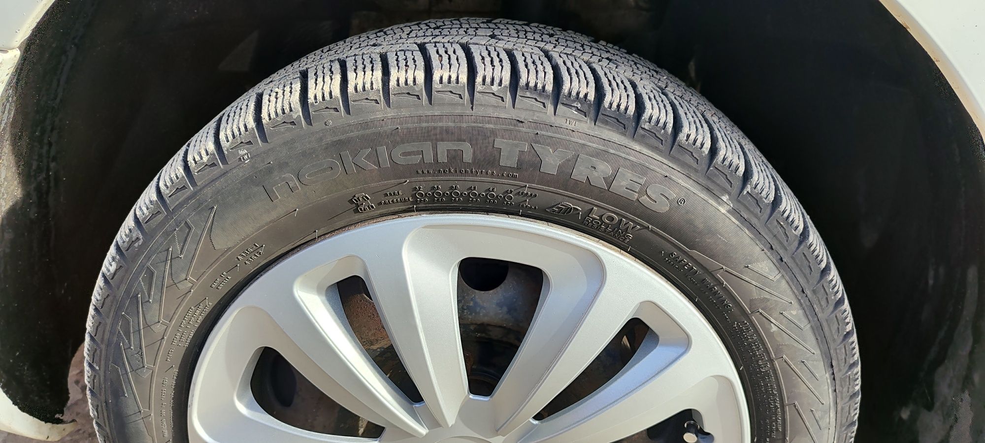 Резина с дисками NOKIAN TYRES 185/60/15