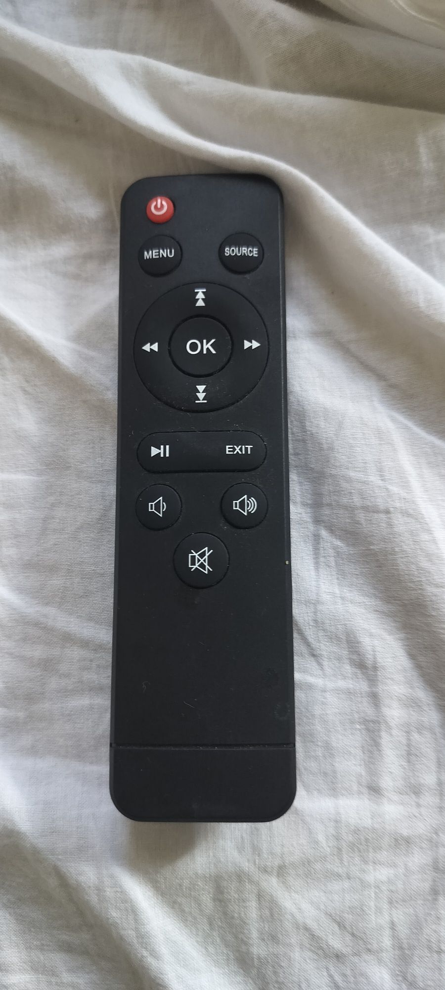 Projektor Akatuo XR21 + pilot