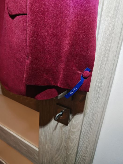 Piękna Aksamitna Marynarka Bordo z pokrowcem