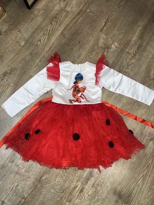 Ledy bug сукня для дівчинки 6-7років