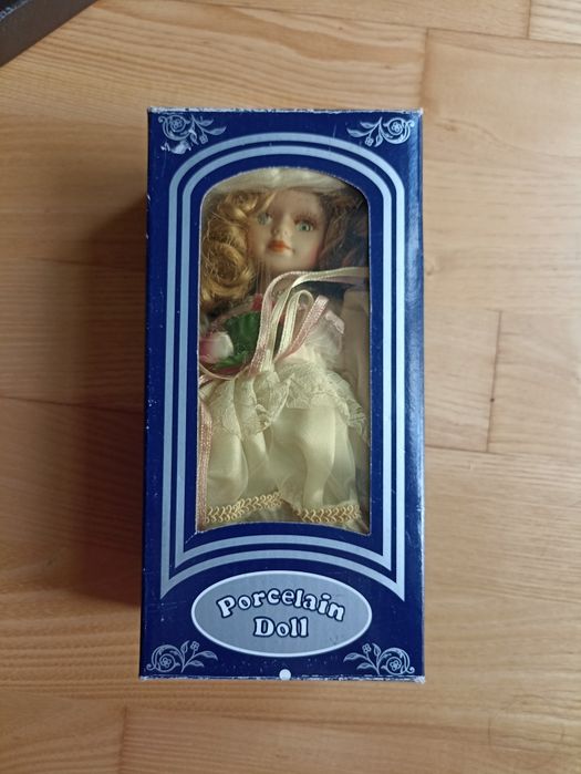 Lalka porcelanowa
