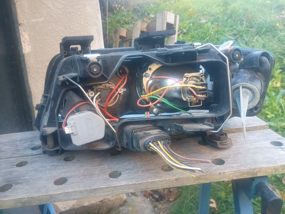 Audi A6 C5 Lift fl lampa przednia prawa Depo